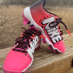 Nike Girls Pink Baseball/Softball Cleats - Like new!